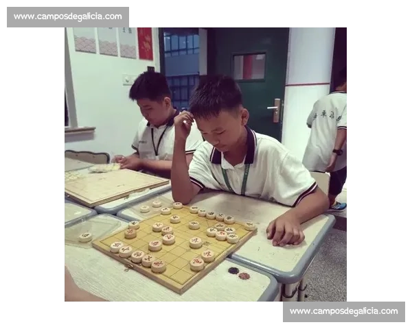 五位同学激烈象棋对决赛精彩瞬间全记录