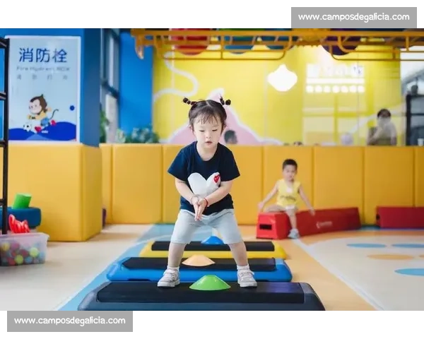 儿童攀岩比赛：挑战极限，激发潜力，培养勇气与团队精神