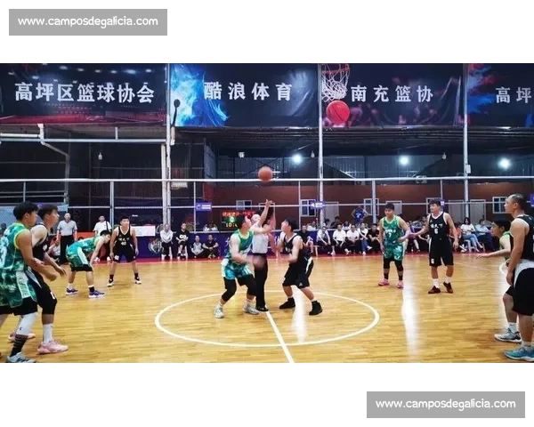 南充篮球赛激情四溢 球员激战展现风采 助力本地体育事业发展