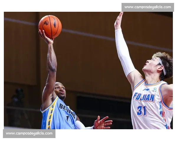 毒蛇队迎战劲敌 全力冲击季后赛目标 全员拼搏展现冠军气质